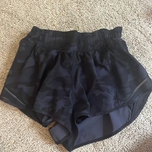 Lululemon hotty hots